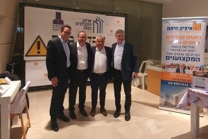 מימין- מנכל ארגון הקבלנים בנגב צביקה ליבנה בני ביטון נשיא האוניבסריטה דניאל חיימוביץ' ועוד ניסן בן חמו