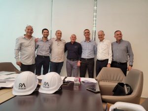 מנורה ורם אדרת - חתימה על הסכם רכישה צילום יחצ